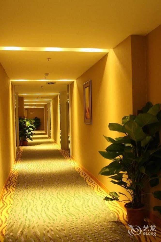 Jinyan Hotel Cantón Exterior foto